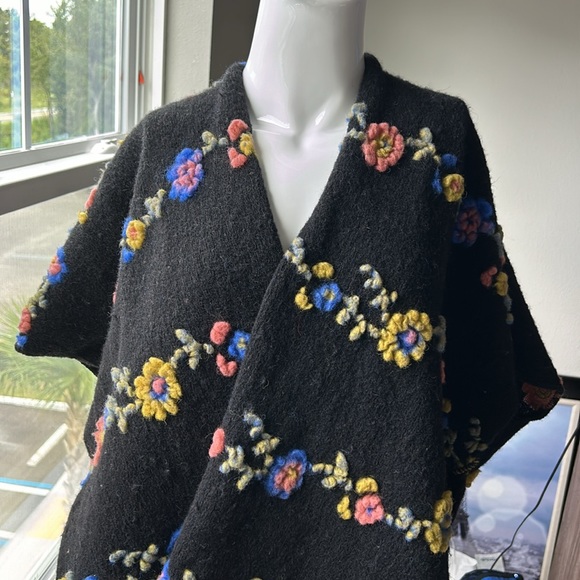 IPERICO MADE IN ITALY WOOL BLEND SHAWL SIZE OS - Picture 2 of 7